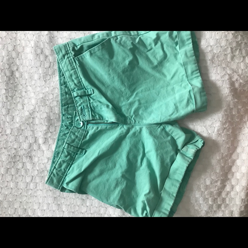 Gap mint green shorts